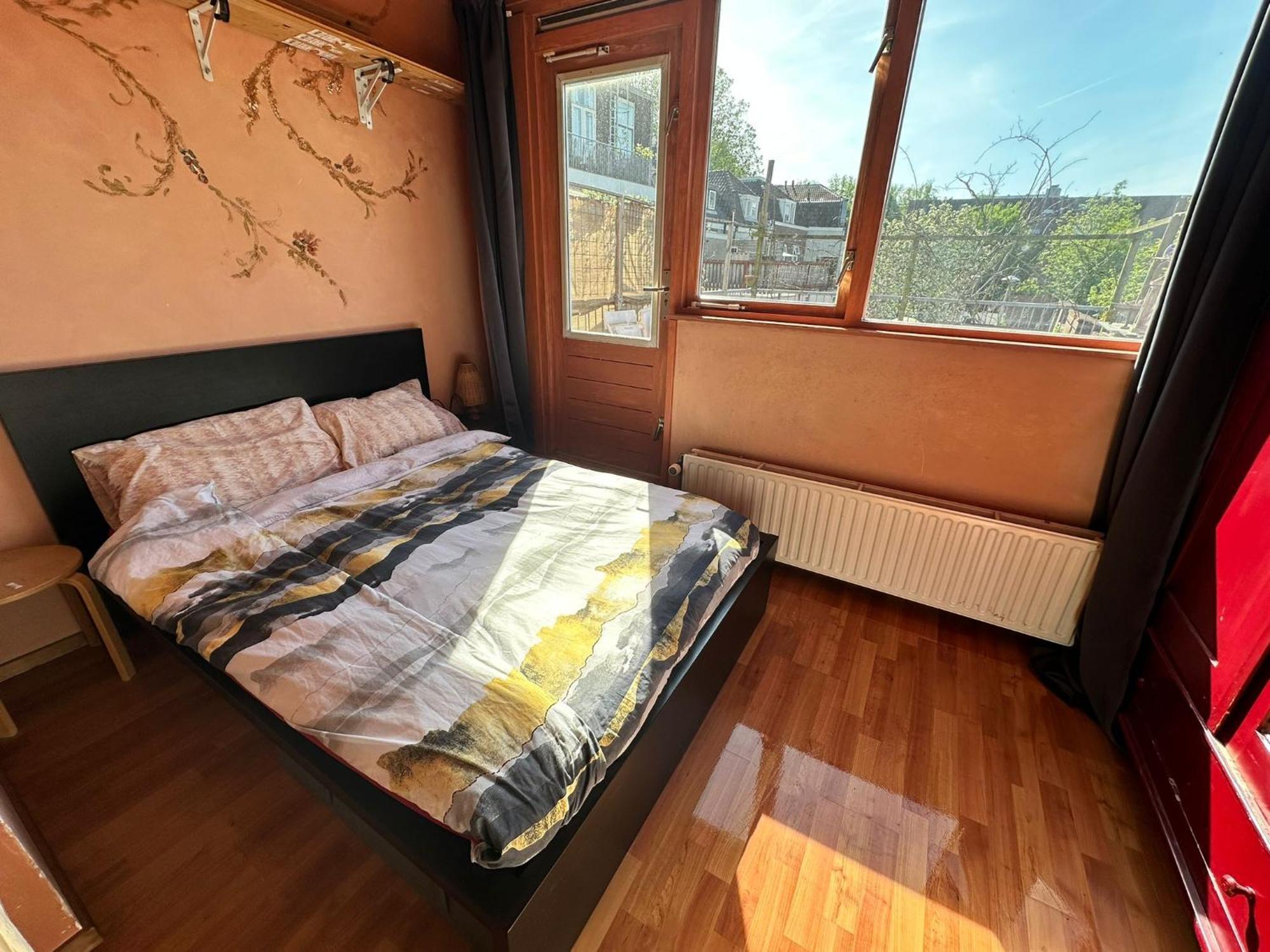 Apartment Terraced In Shared House